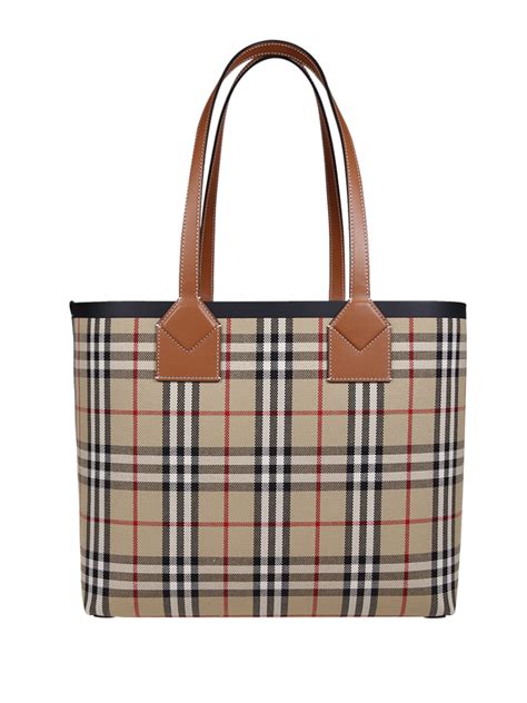 borsa burberry cuori prezzo|Borse da Donna BURBERRY in saldo .